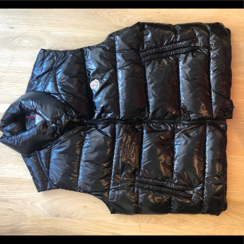 Moncler men’s puffer vest size 6 BLACK